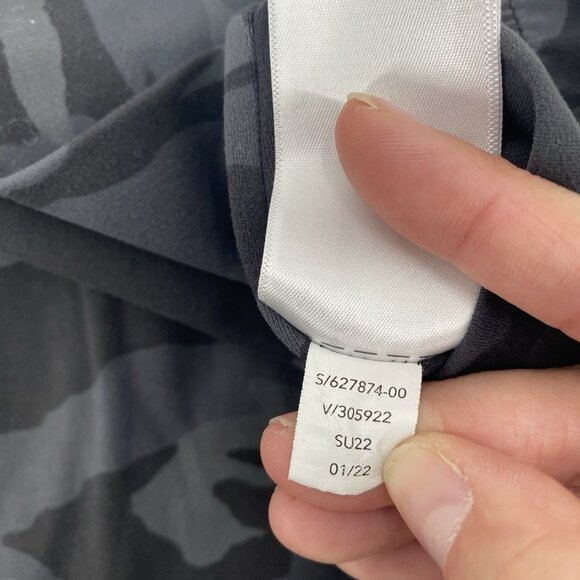 Athleta Size Medium Black Gray Camo Salutation Joggers - Picture 12 of 13